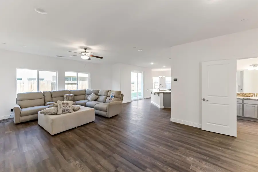 4422 W Langden Drive, Fresno, CA 93722 - #2