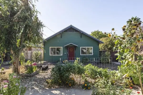 1301 N Roosevelt Avenue E, Fresno, CA 93728 - #2