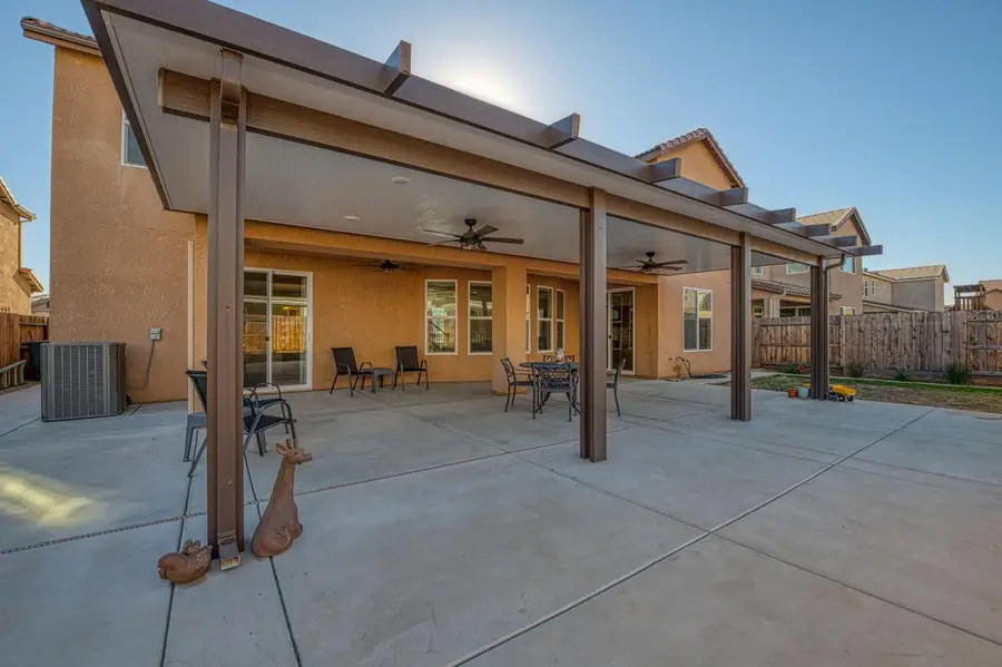 1676 Las Rosas Ave, Clovis, CA 93619 - #3