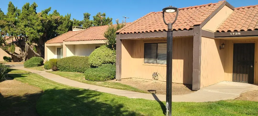 1735 W Santa Ana Avenue, Fresno, CA 93705 - #1