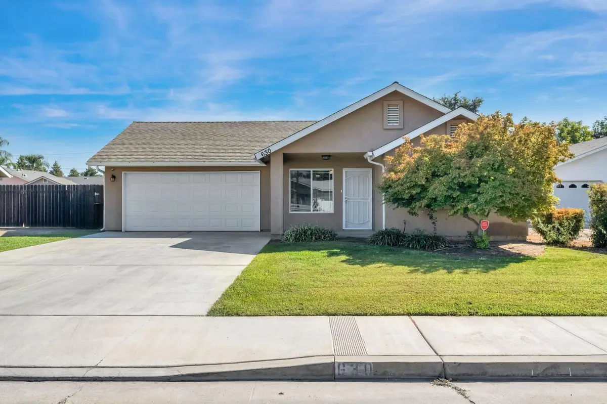 630 N Whitney Avenue, Dinuba, CA 93618 - #1