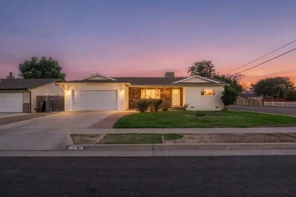 405 E Magnolia Avenue, Hanford, CA 93230 - #1