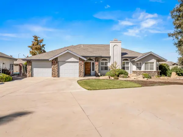 2055 N Cambridge Circle, Reedley, CA 93654