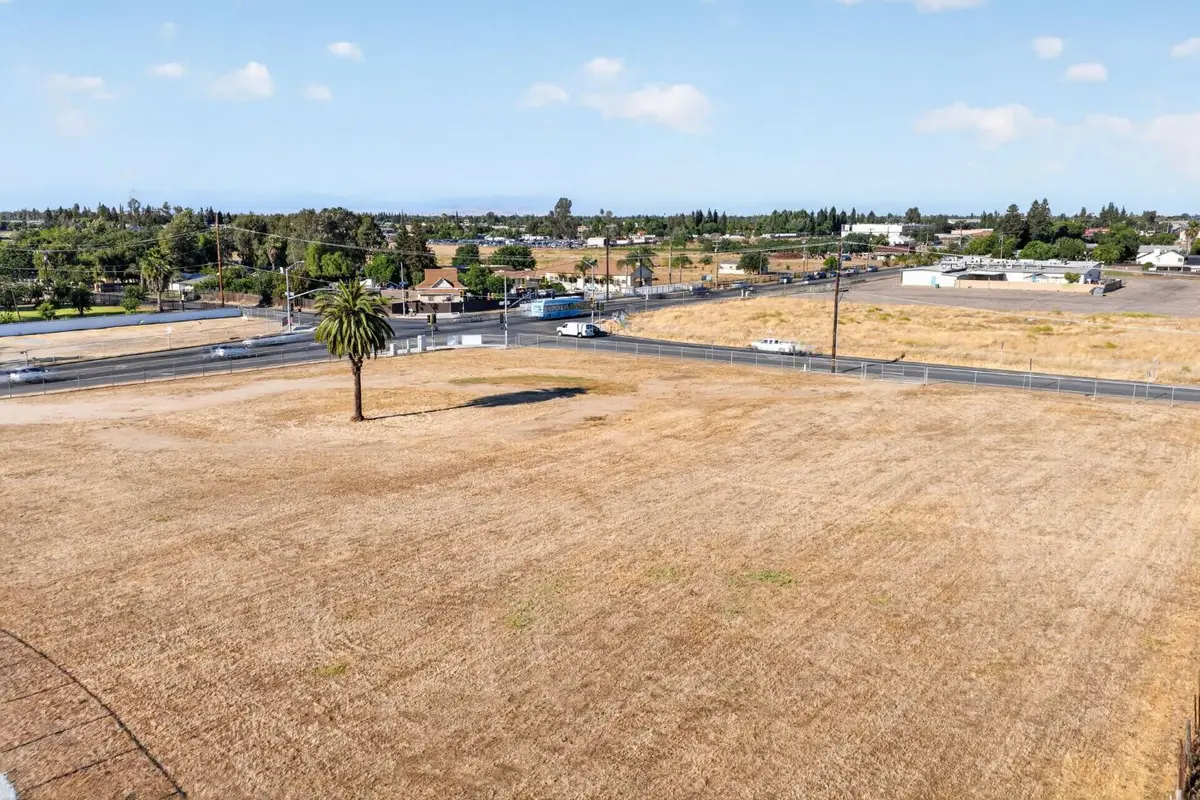 3433 W Clinton, Fresno, CA 93722 - #1