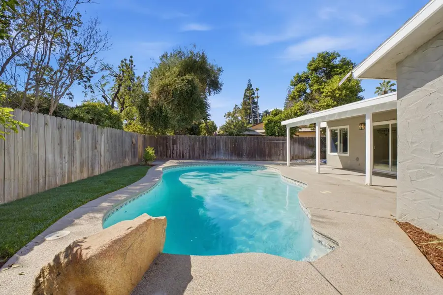 271 W Paul Avenue, Fresno, CA 93704 - #3
