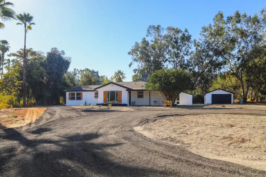 19637 E American Avenue, Reedley, CA 93654 - #3