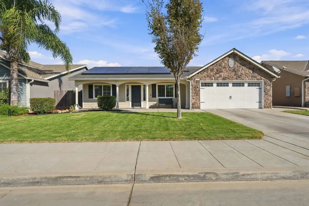 6592 E Orleans Avenue, Fresno, CA 93727 - #1