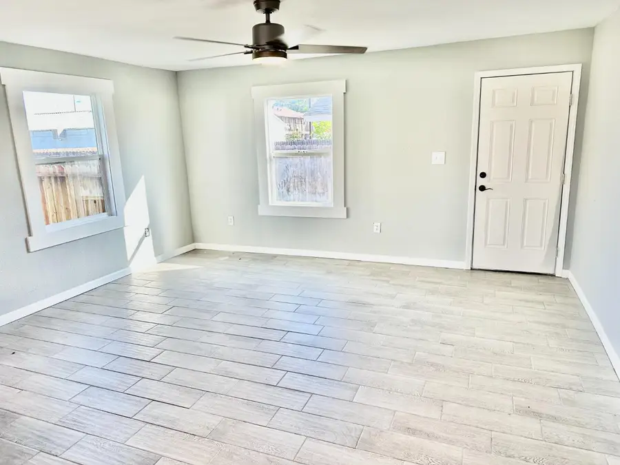 1404 Trinity Avenue, Chowchilla, CA 93610 - #2