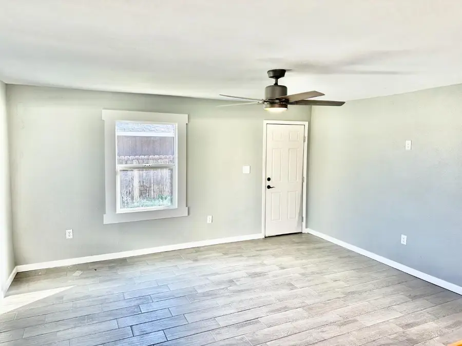 1404 Trinity Avenue, Chowchilla, CA 93610 - #3