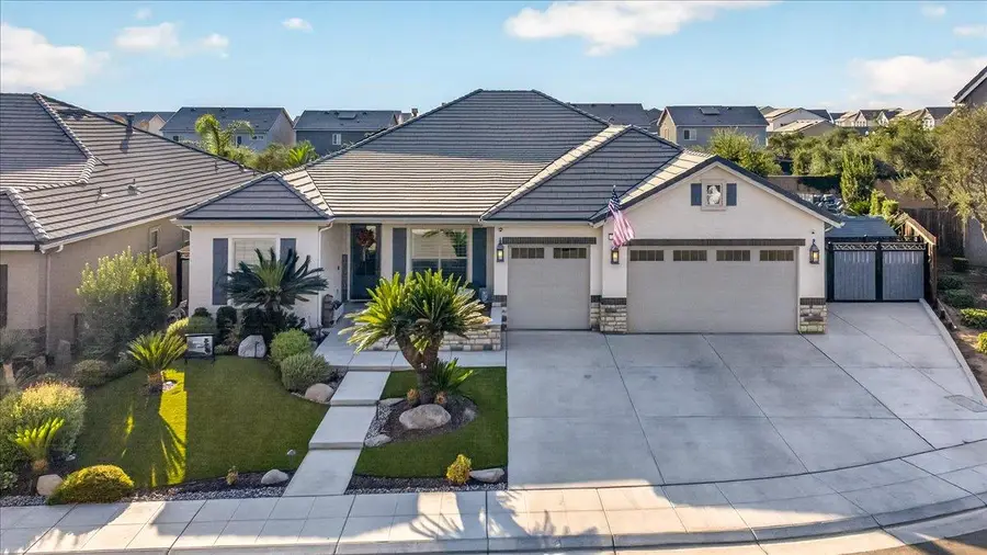 330 Sentinel Drive S, Madera, CA 93636 - #2