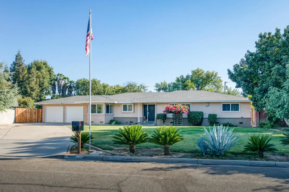 6405 E Lyell Avenue, Fresno, CA 93727 - #1