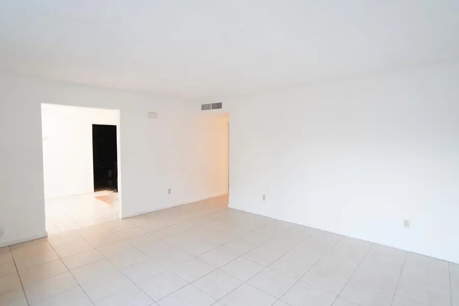 1544 W Eden Avenue, Fresno, CA 93706 - #3