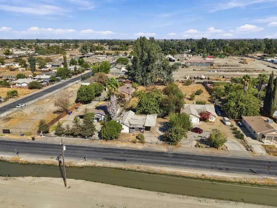 2434 Sherman Avenue, Corcoran, CA 93212 - #3