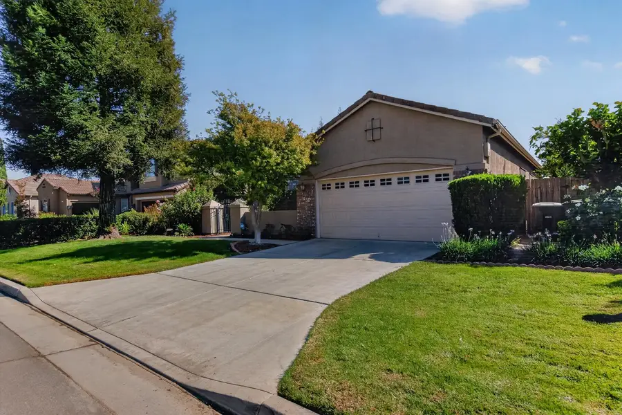 2405 E Shea Drive, Fresno, CA 93720 - #2