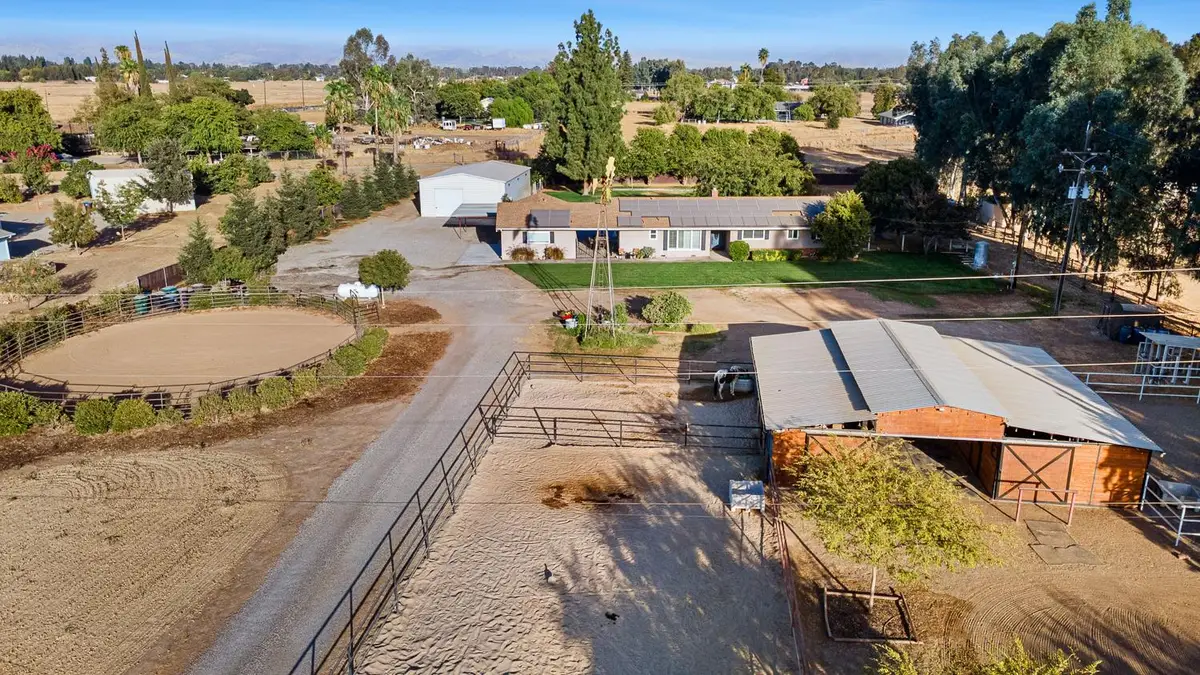 6880 N Maine Avenue, Clovis, CA 93619 - #1