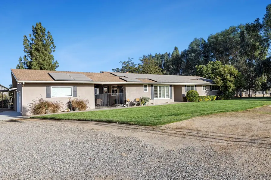 6880 N Maine Avenue, Clovis, CA 93619 - #2