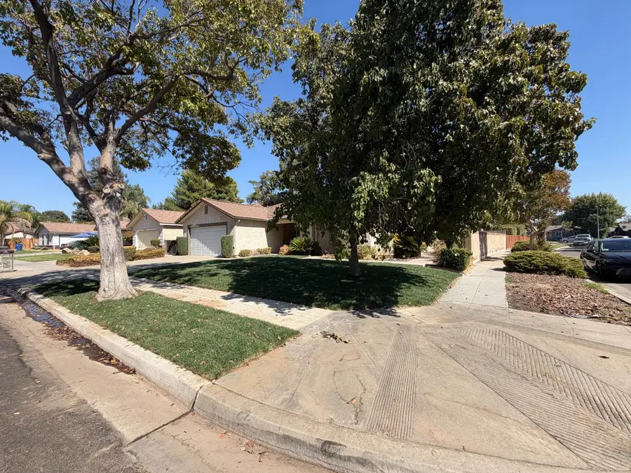 6078 N Hazel Avenue, Fresno, CA 93711 - #2