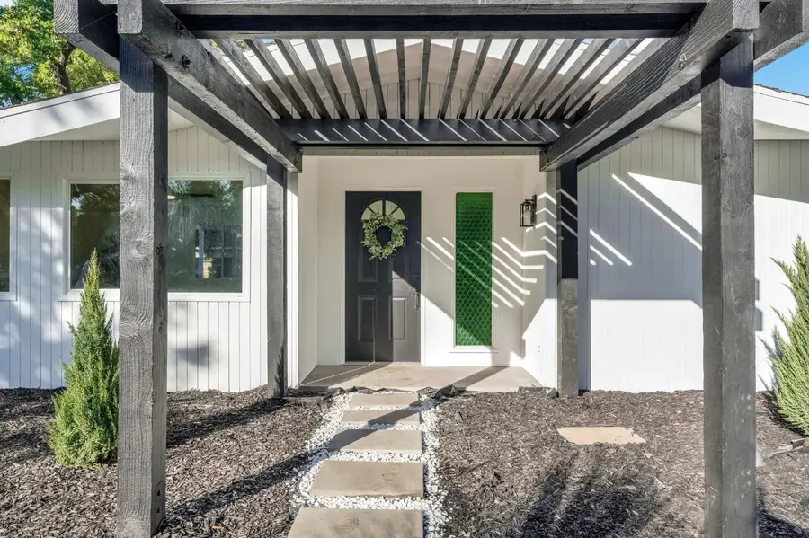 5493 N Roosevelt, Fresno, CA 93704 - #3