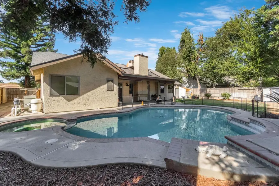 6426 N Fruit Avenue, Fresno, CA 93711 - #2