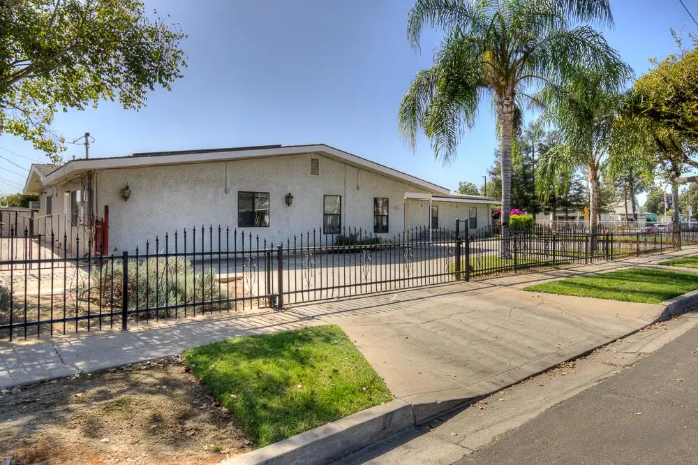 607 E Sierra Avenue, Fresno, CA 93710 - #1