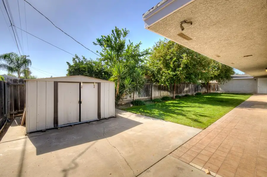 607 E Sierra Avenue, Fresno, CA 93710 - #3