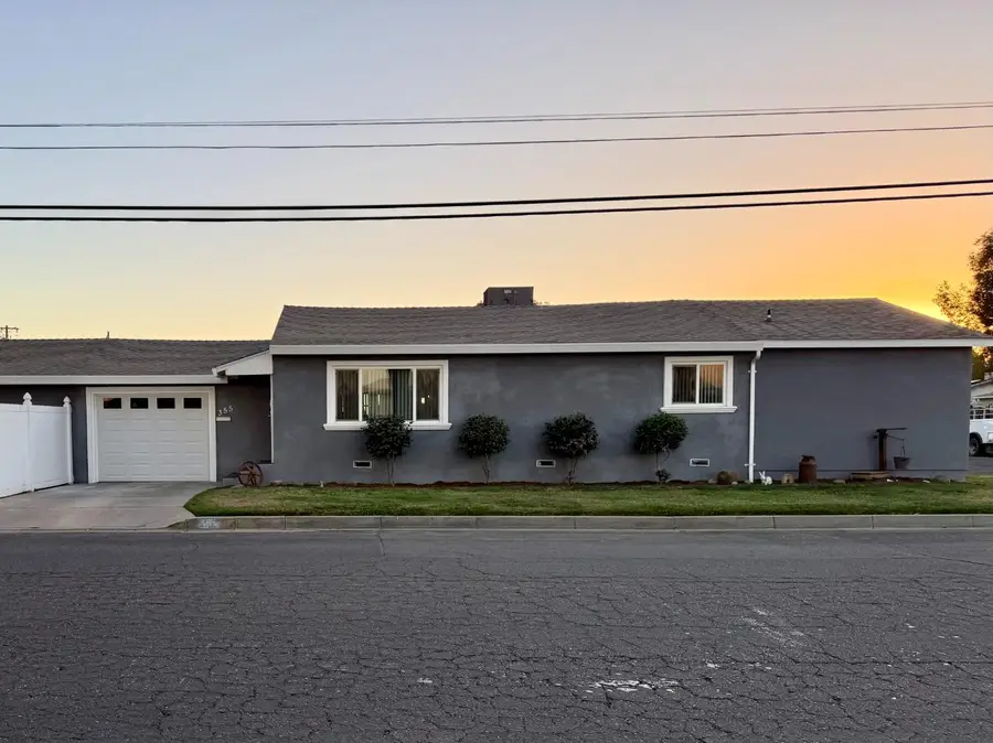 355 N 13th Street, Chowchilla, CA 93610 - #2
