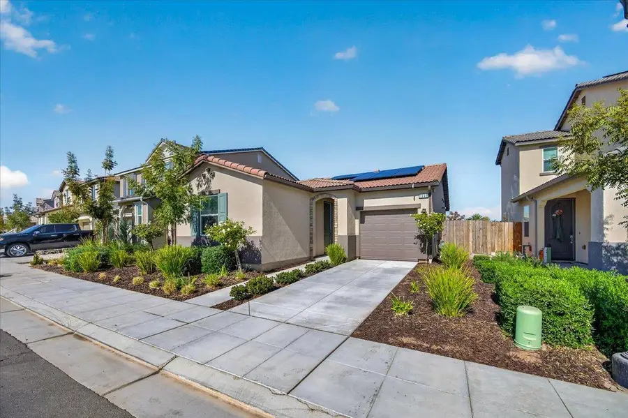 1165 Blue Oak Ln W, Madera, CA 93636 - #2