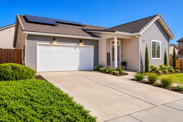 831 Ponderosa Way W, Madera, CA 93636
