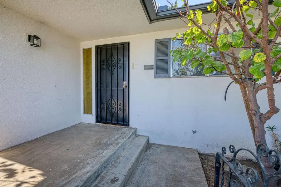 4118 N Ricewood Avenue, Fresno, CA 93705 - #2