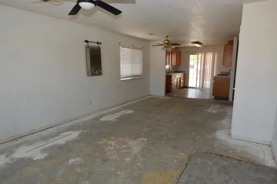 135 N 15th Street, Chowchilla, CA 93610 - #2