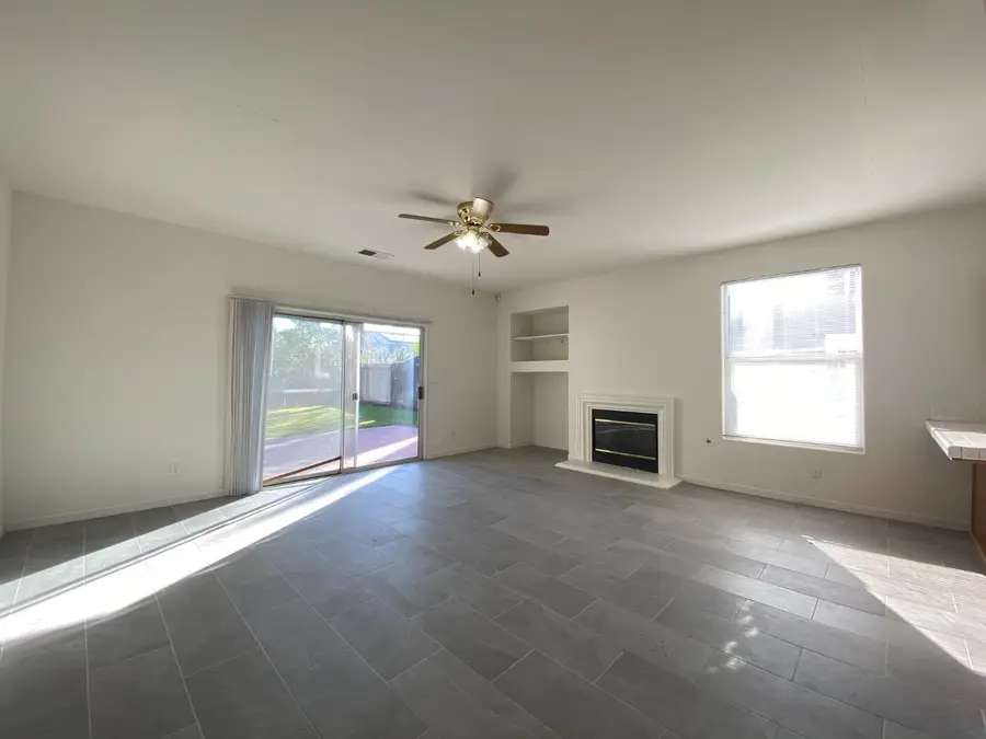 2463 S Manila Avenue, Fresno, CA 93727 - #3