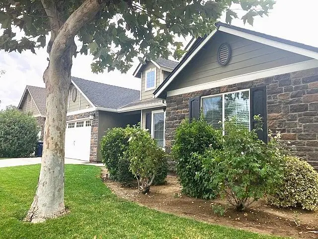 6825 W Oak Avenue, Fresno, CA 93722 - #2