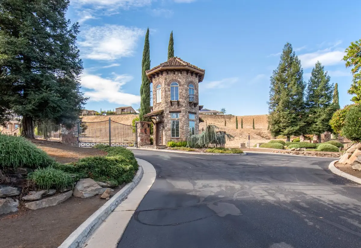 16 Via Mira Bella, Friant, CA 93626 - #1