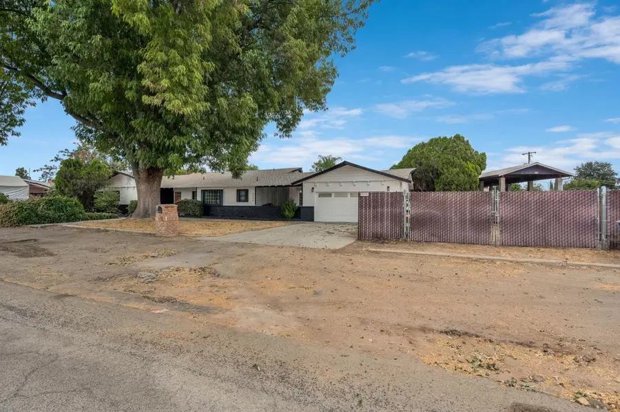 5649 E Garrett Avenue, Fresno, CA 93727 - #3