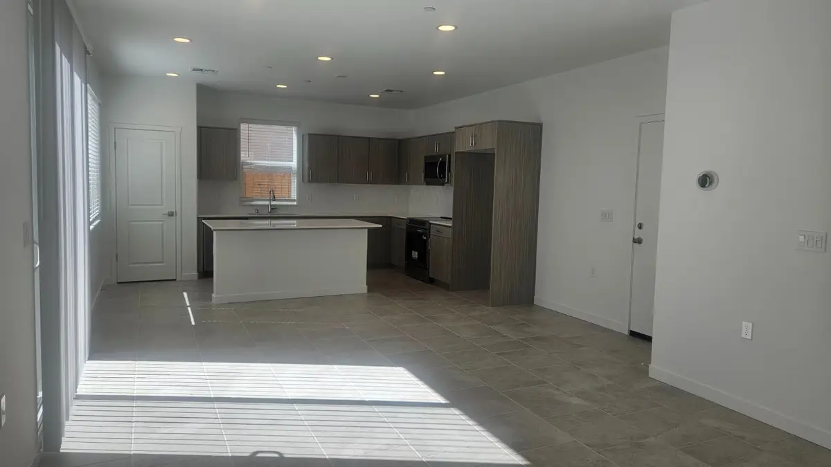 2947 E Ava Drive, Fresno, CA 93730 - #1