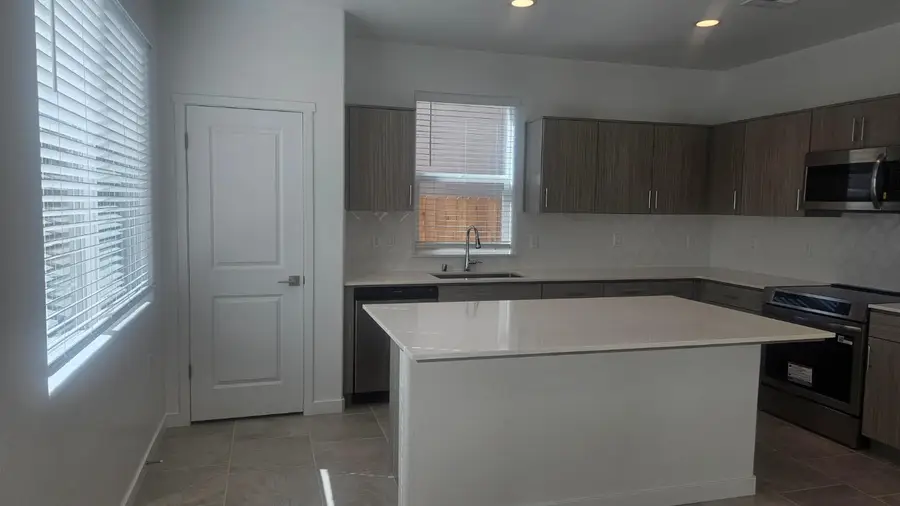 2947 E Ava Drive, Fresno, CA 93730 - #3