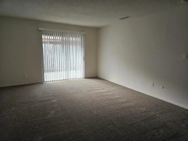 33 W Santa Ana Avenue #C, Clovis, CA 93612