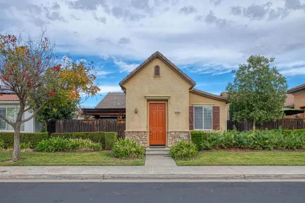 1663 N Dutch Avenue, Clovis, CA 93619