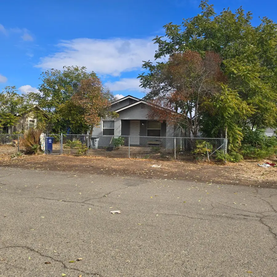 2391 S Nicholas Avenue, Fresno, CA 93706 - #3
