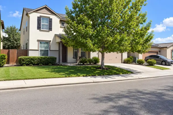 6658 E Flint Way, Fresno, CA 93727