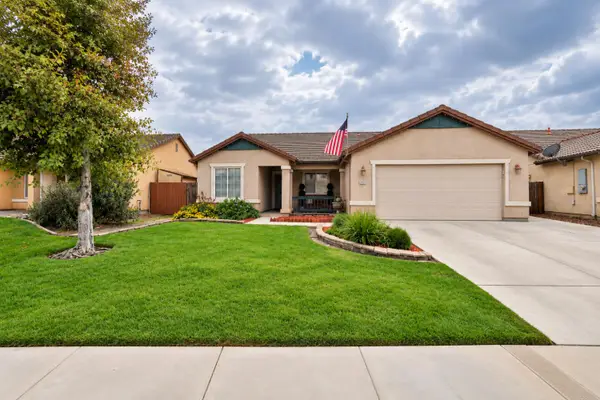2073 W Queens Way, Hanford, CA 93230