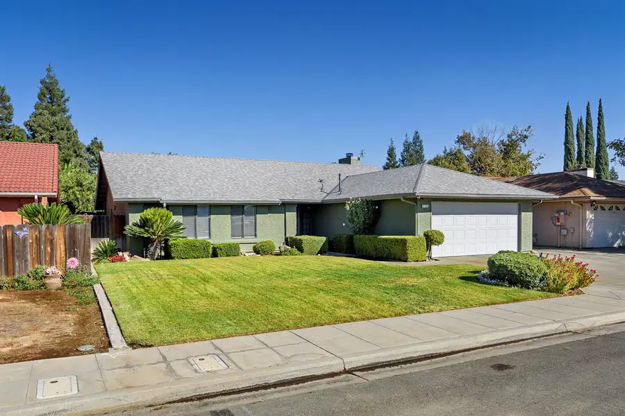 3754 W Robinson Avenue, Fresno, CA 93722 - #2