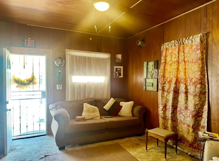 2419 Knowles, Selma, CA 93662 - #3