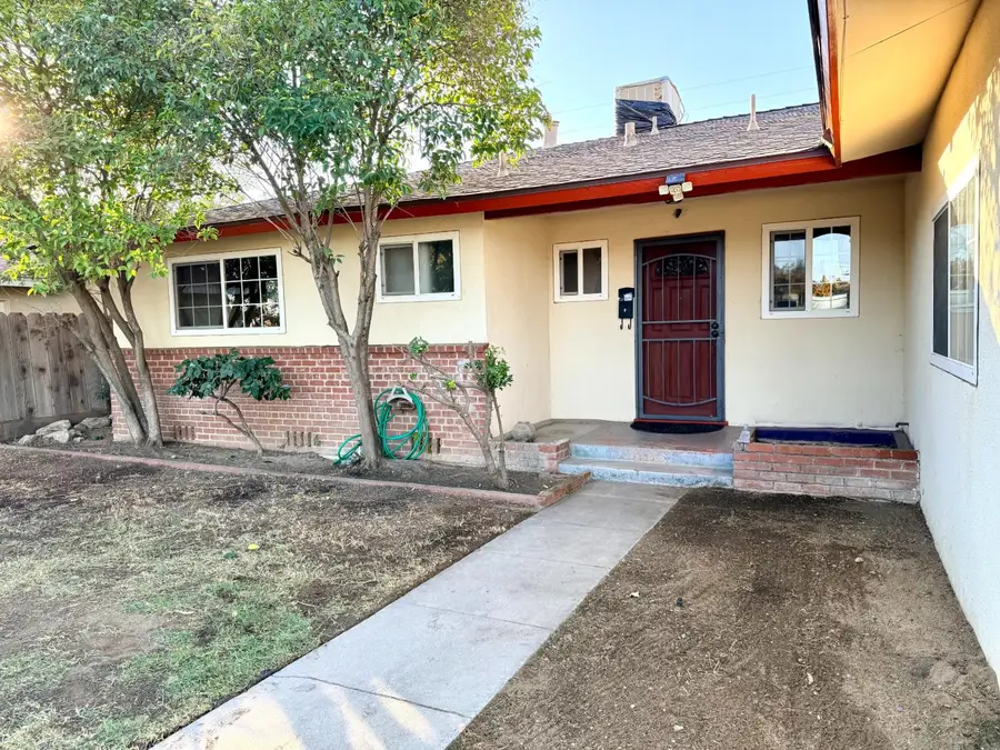 624 Rall Avenue, Clovis, CA 93612 - #3