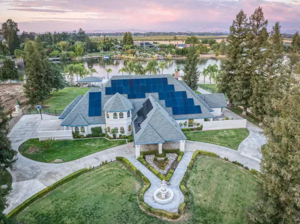 11806 E Santa Ana Avenue, Clovis, CA 93619