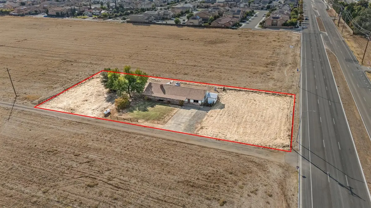 9201 E Shaw, Clovis, CA 93611 - #1