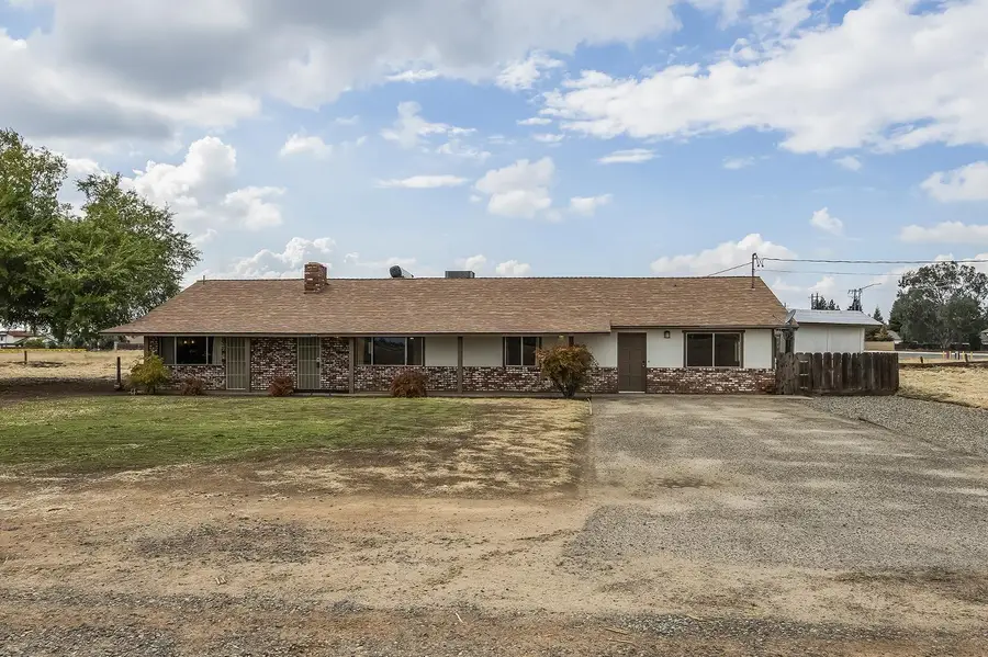 9201 E Shaw, Clovis, CA 93611 - #2