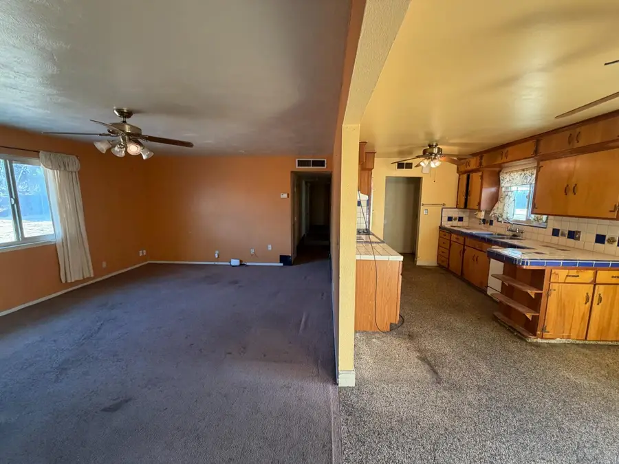 3478 W Mckinley Avenue, Fresno, CA 93722 - #3