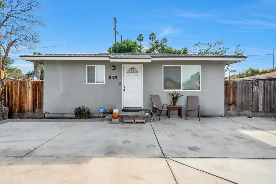 3012 E Floradora Avenue, Fresno, CA 93703 - #2