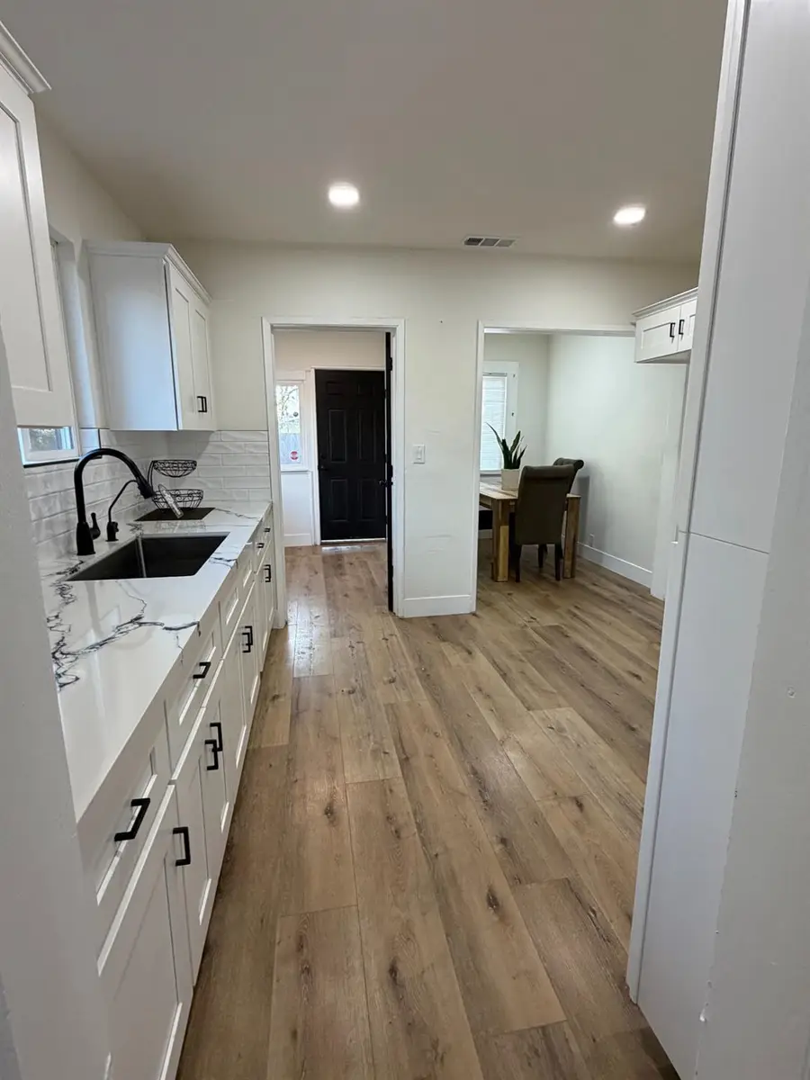 3644 E Illinois, Fresno, CA 93702 - #3